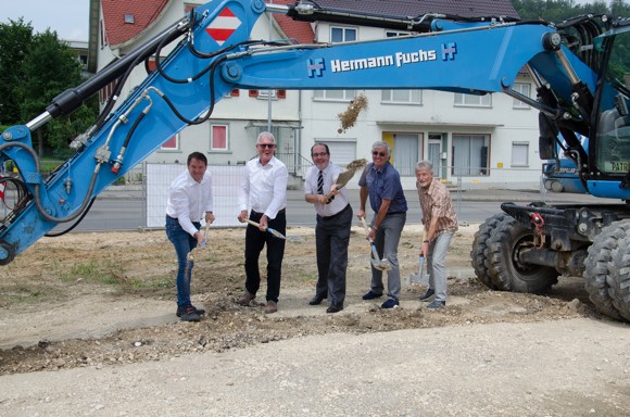 v. links: Steffen Fuchs (Bauunternehmen), Hariolf Brenner (Architekt), Peter Traub (Bürgermeister), Roland Seimetz (Stadtwerke-Geschäftsführer), Götz Hopfensitz (Stadtwerke-Aufsichtsrat)
